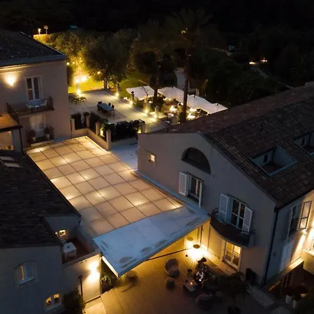 Hotel Donna Carmela &