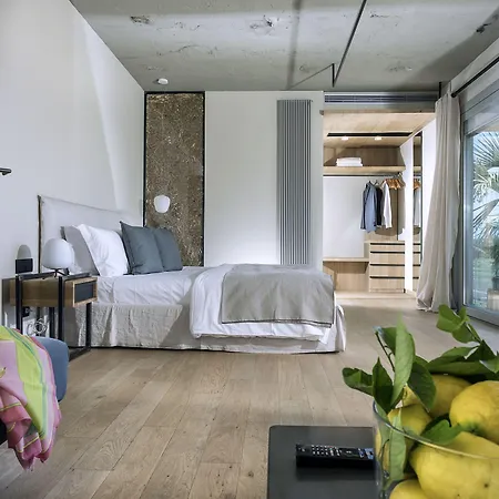 Donna Carmela & Ξενοδοχείο 4*