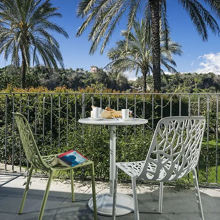 Donna Carmela & Ξενοδοχείο