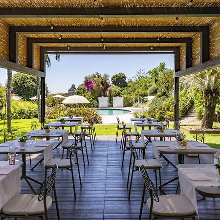 Donna Carmela & Ξενοδοχείο