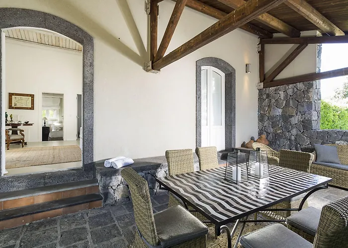 Donna Carmela & Carruba di Riposto