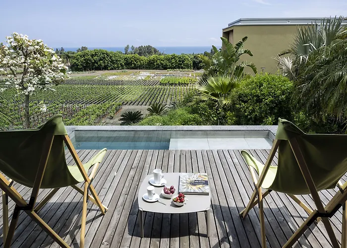 Donna Carmela & 4* Carruba di Riposto