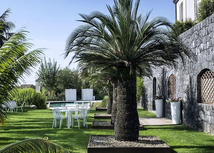 Donna Carmela & Carruba di Riposto